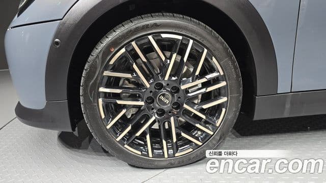 Mini Cooper S Convertible 2025 — ფოტო 5/20