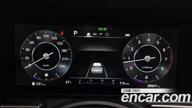 Kia Carnival 2021 — ფოტო 8/20