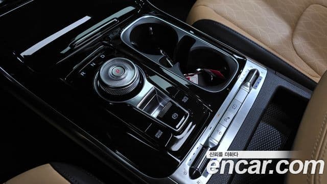 Kia Carnival 2021 — ფოტო 9/20