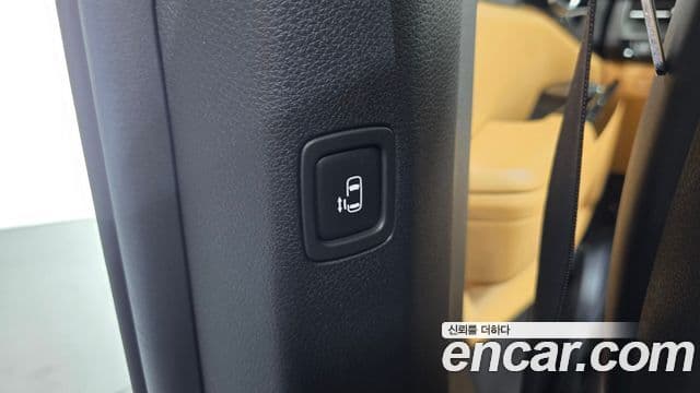 Kia Carnival 2021 — ფოტო 19/20