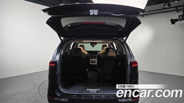 Kia Carnival 2021 — ფოტო 20/20