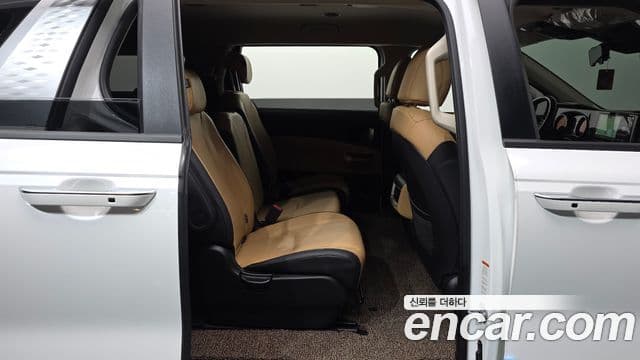 Kia Carnival 2023 — Şəkil 12/20