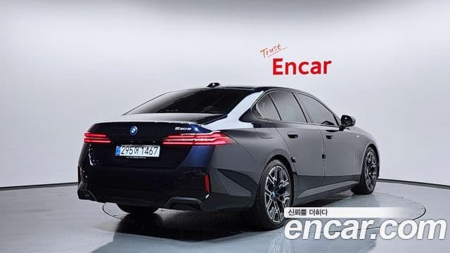 BMW 5 Series 2025 — Şəkil 18/33