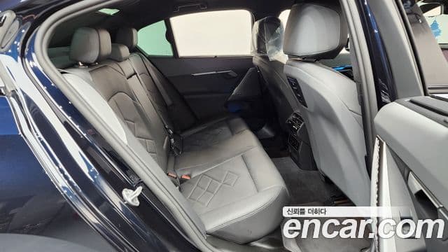 BMW 5 Series 2025 — Şəkil 10/33