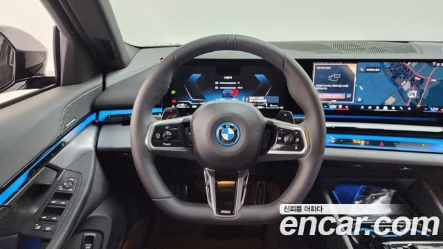 BMW 5 Series 2025 — Şəkil 24/33