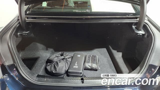 BMW 5 Series 2025 — Şəkil 17/33
