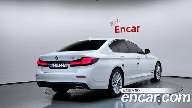 BMW 5 Series 2022 — Şəkil 2/20