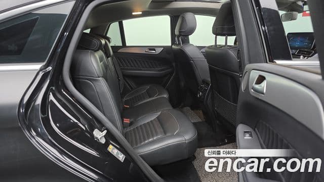 Mercedes-Benz GLE-Class 2018 — ფოტო 11/20