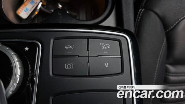 Mercedes-Benz GLE-Class 2018 — ფოტო 17/20