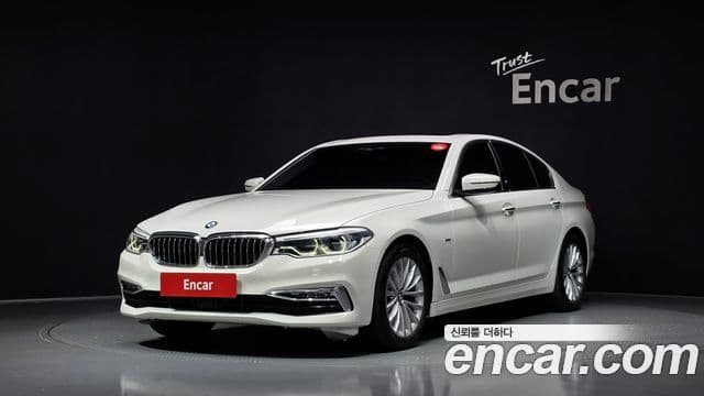 BMW 5 Series 2018 — ფოტო 10/20