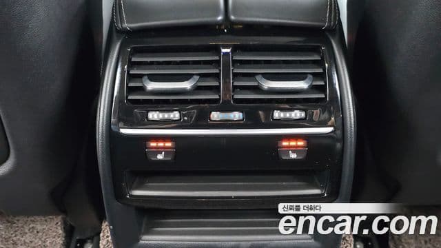 BMW 5 Series 2018 — ფოტო 19/20