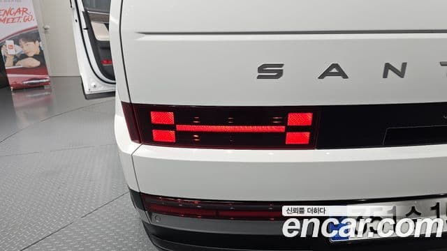 Hyundai Santa Fe 2024 — Photo 9/32