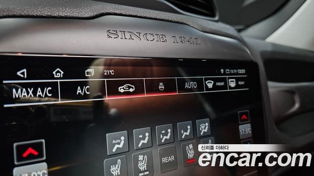 Jeep Renegade 2023 — ფოტო 17/20