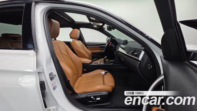 BMW 3 Series 2018 — Şəkil 8/20