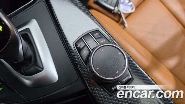BMW 3 Series 2018 — Şəkil 18/20