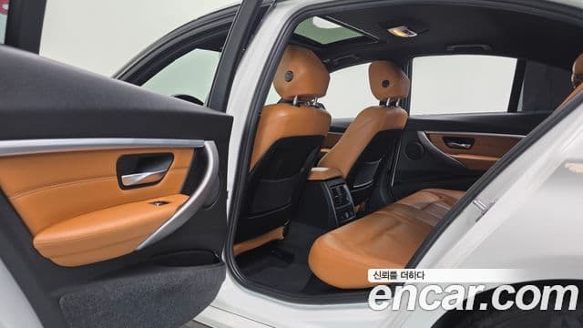 BMW 3 Series 2018 — Photo 6/32