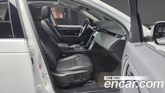 Land Rover Discovery Sport 2020 — Photo 11/20