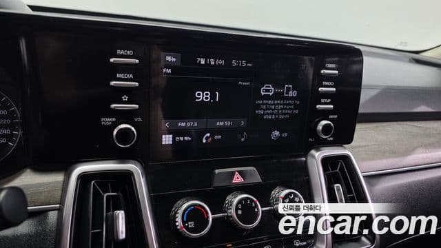 Kia Sorento 2021 — ფოტო 14/20