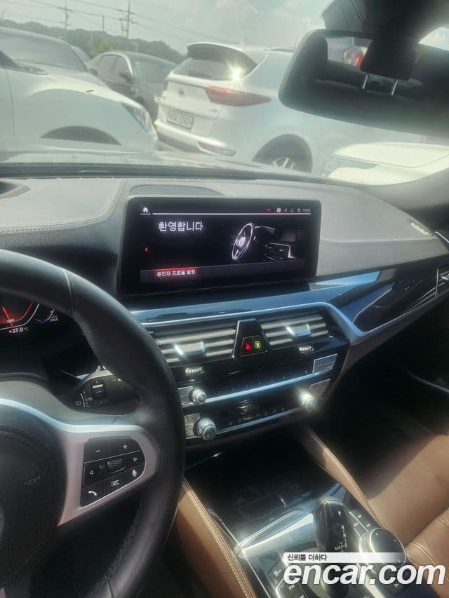 BMW 5 Series 2021 — ფოტო 3/16