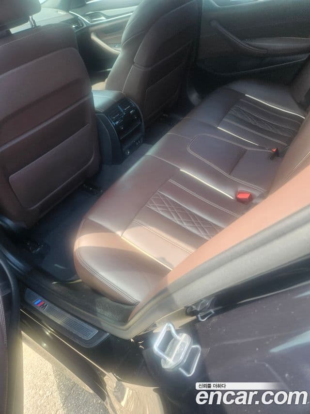 BMW 5 Series 2021 — ფოტო 9/16