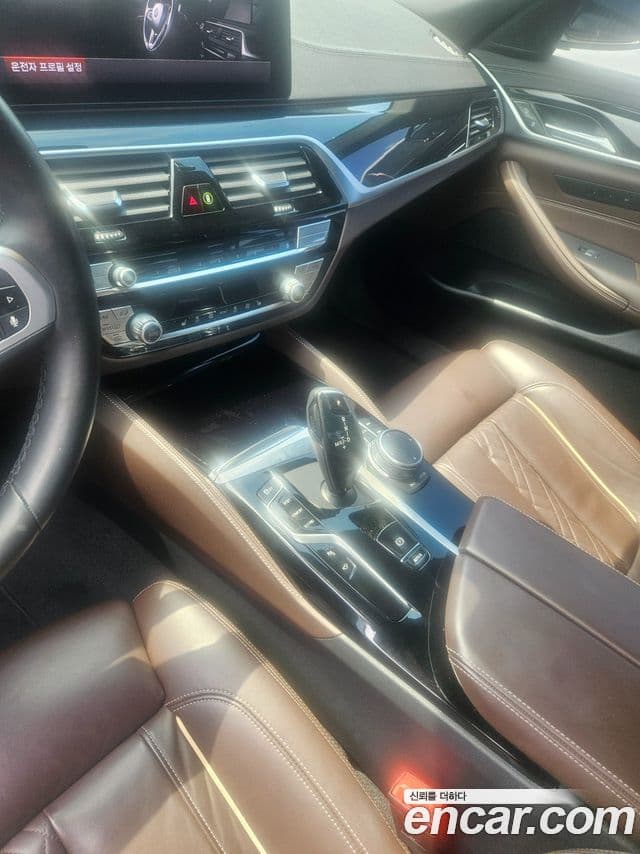 BMW 5 Series 2021 — ფოტო 16/16
