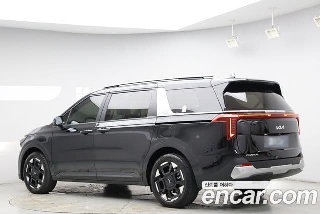 Kia Carnival 2025 — Фото 1/20