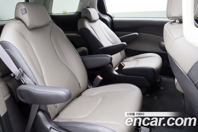 Kia Carnival 2025 — Фото 8/20
