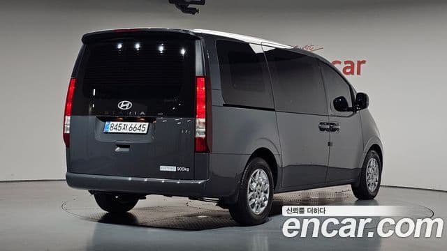 Hyundai Staria 2025 — Фото 2/20