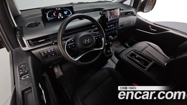 Hyundai Staria 2025 — Фото 7/20