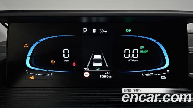 Hyundai Staria 2025 — Фото 8/20