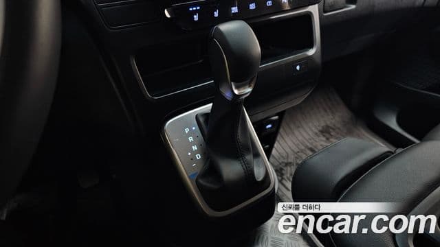Hyundai Staria 2025 — Фото 9/20
