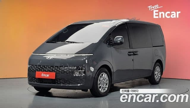Hyundai Staria 2025 — Фото 1/20