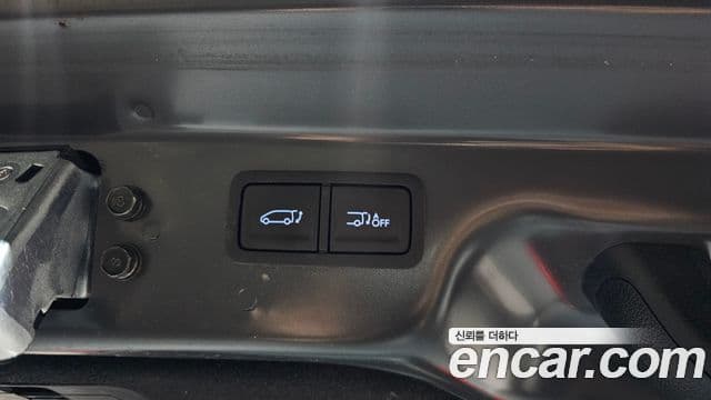 Hyundai Staria 2025 — ფოტო 18/32