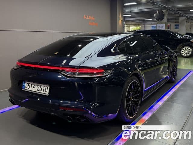 Porsche Panamera 2022 — ფოტო 2/20
