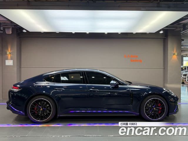 Porsche Panamera 2022 — ფოტო 5/20
