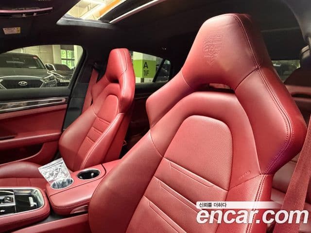 Porsche Panamera 2022 — ფოტო 7/20