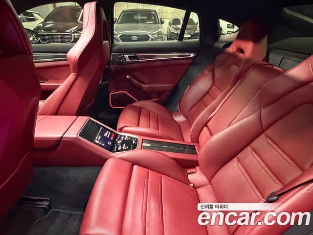 Porsche Panamera 2022 — фото 8 из 20