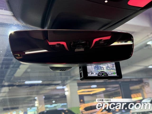 Porsche Panamera 2022 — ფოტო 16/20