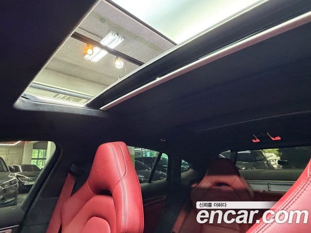 Porsche Panamera 2022 — ფოტო 19/20