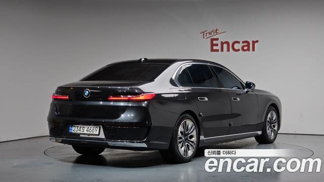 BMW 7 Series 2023 — ფოტო 2/20
