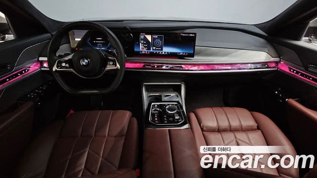 BMW 7 Series 2023 — ფოტო 7/20