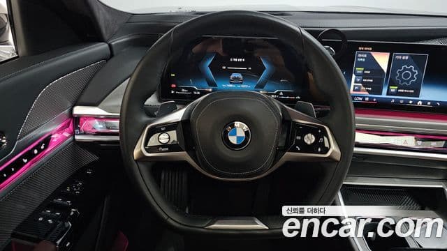 BMW 7 Series 2023 — ფოტო 13/20