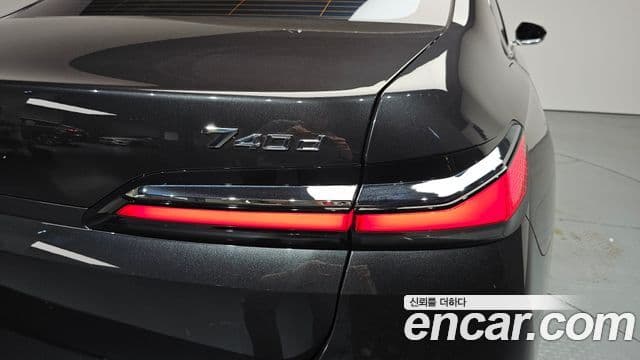 BMW 7 Series 2023 — Photo 16/49