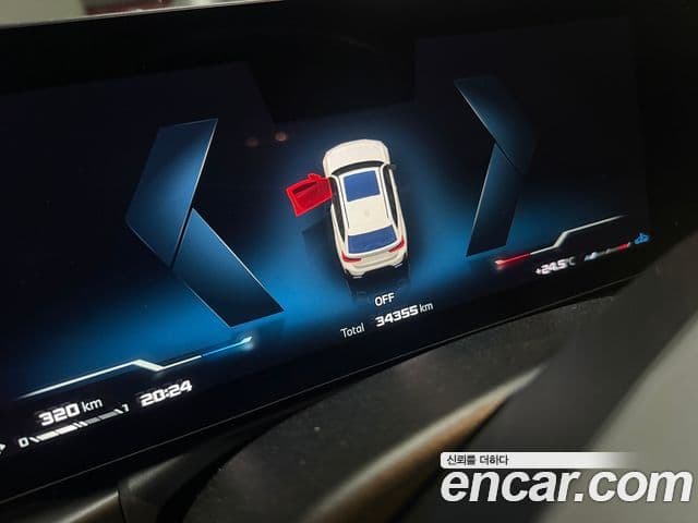 BMW 3 Series 2025 — Photo 16/18
