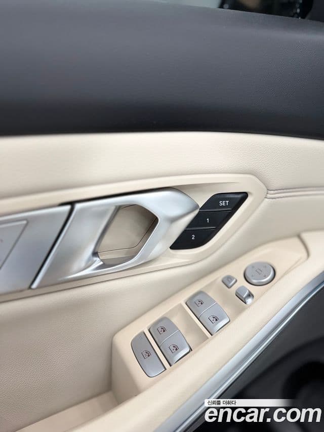 BMW 3 Series 2025 — Photo 4/18