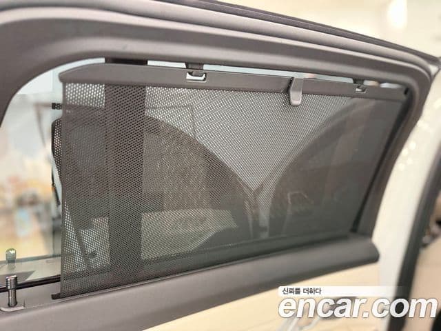 BMW 3 Series 2025 — Photo 11/18