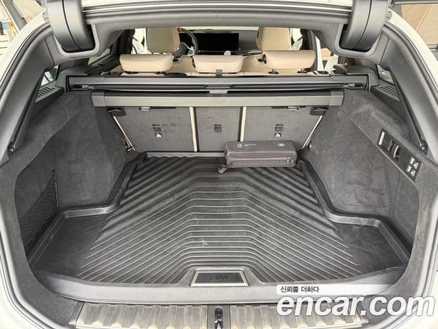 BMW 3 Series 2025 — Photo 12/18