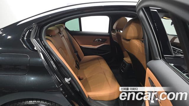 BMW 3 Series 2024 — ფოტო 12/20