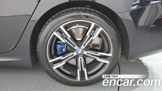 BMW 3 Series 2024 — Photo 22/36