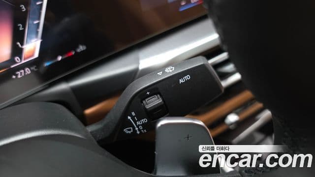 BMW 3 Series 2024 — Photo 16/36